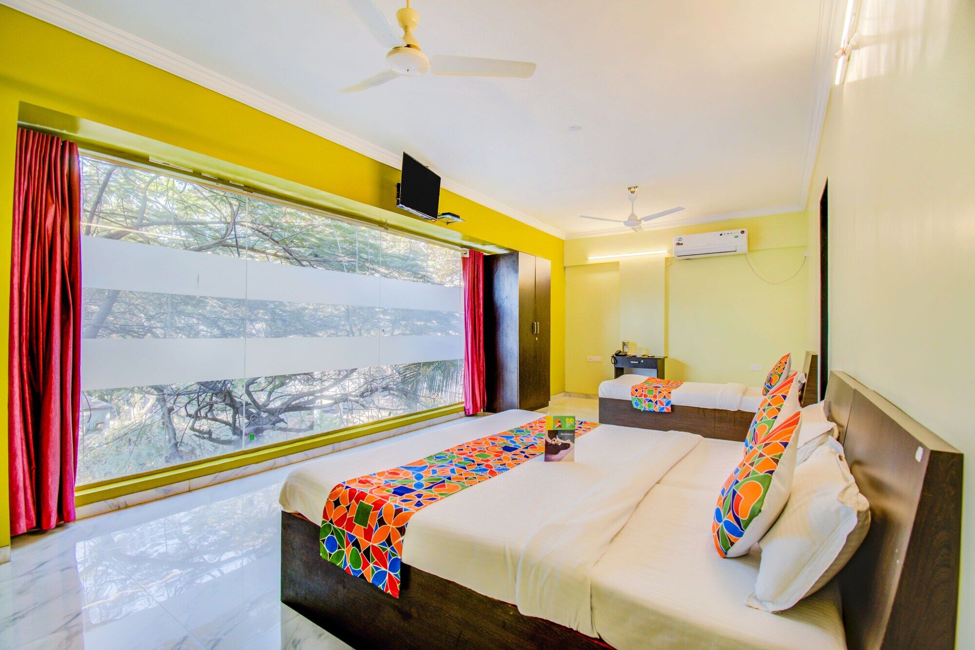 Fabhotel Truvic